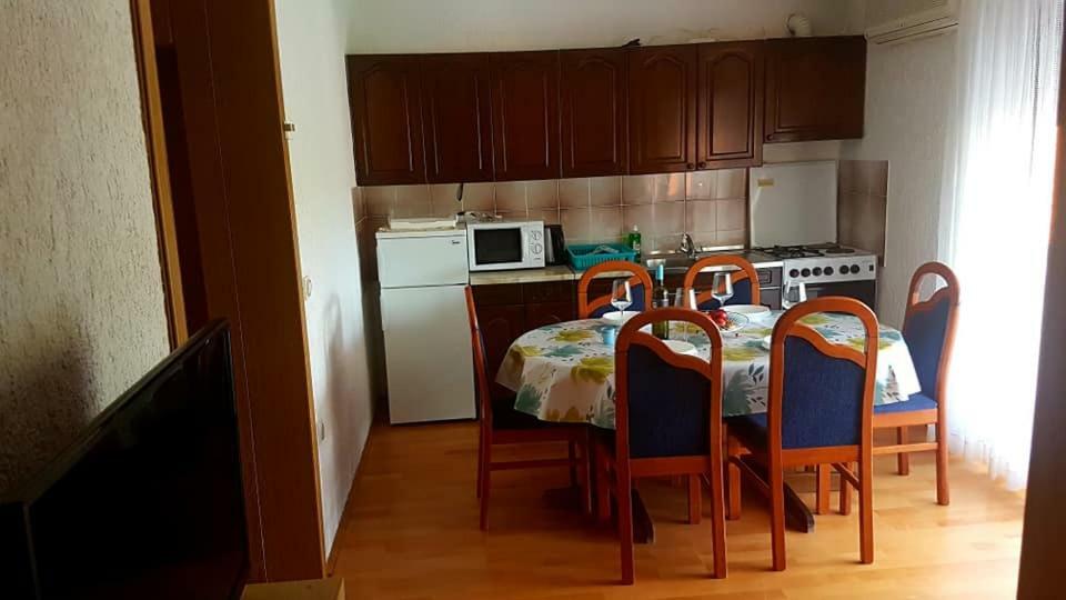 לופאר Apartmani Vibovec Lana 305 מראה חיצוני תמונה